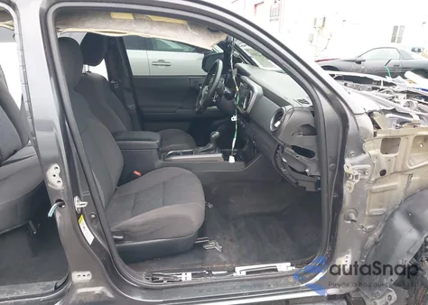 2017 Toyota Tacoma Trd Off Road z USA, uszkodzony, nr VIN 3TMDZ5BN1HM021526